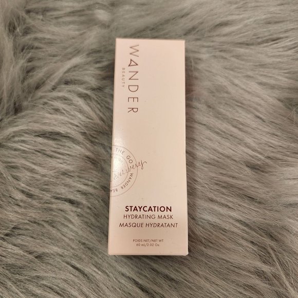 Lilly Pulitzer makeup bag with 3 full size Ipsy products & 2 sample size NWT - Picture 9 of 13